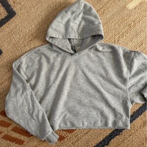 NWOT Vuori Sedona sweatshirt